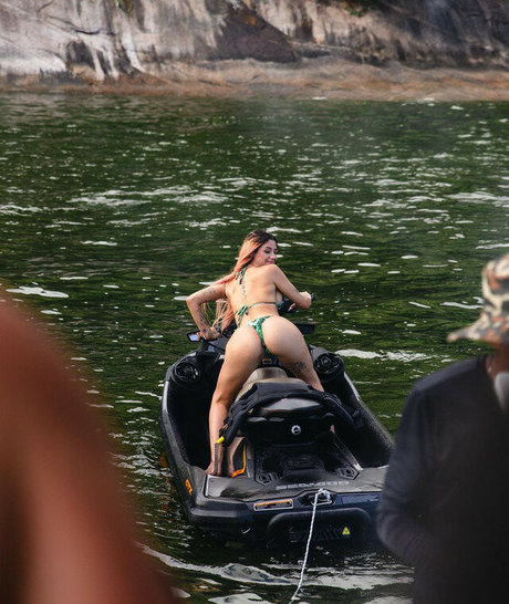 Azzy MC star porn images