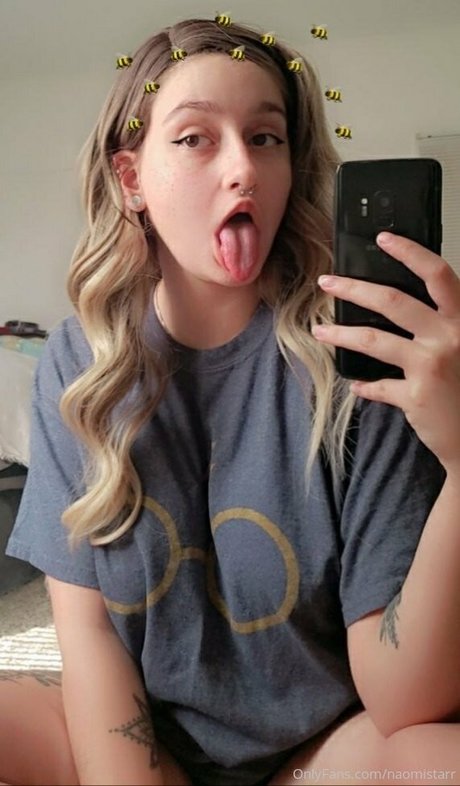 naomistarr model hot picture