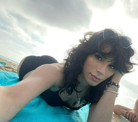 arieldemure art model photo