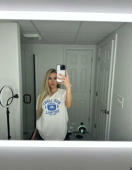 noelleeexoxo erotic pornstar images