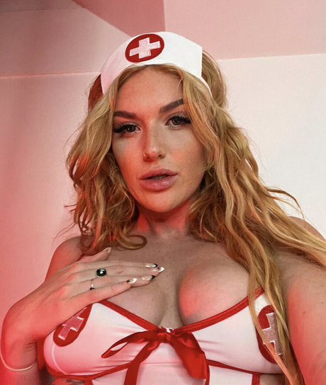 Annie Charlotte star naked pics