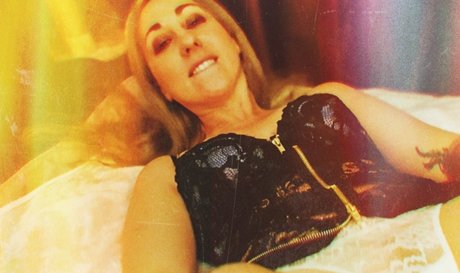 Anunna Healing sexy pornstar images