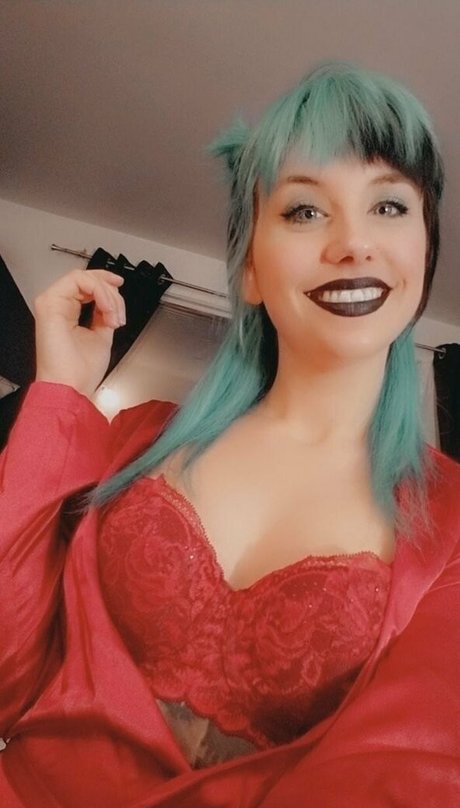 xoklautease model top pic