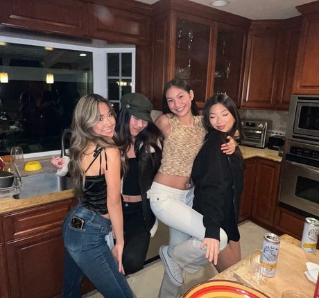 Maru Lee adult star gallery