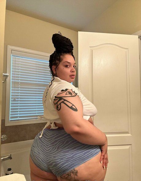 officialhhoneybee pornstar image