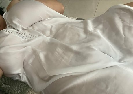 KimVelezOficial model high quality img