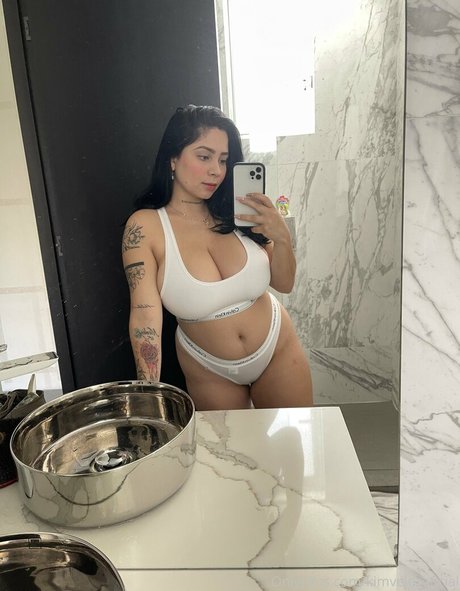 KimVelezOficial star best pics