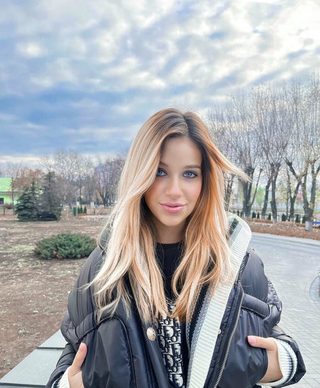 meelafree sexy star image