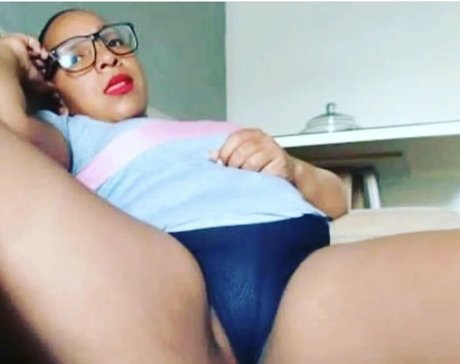 Jujuh137 model naked photo