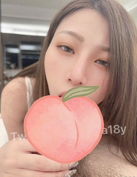 emma803 model erotic picture