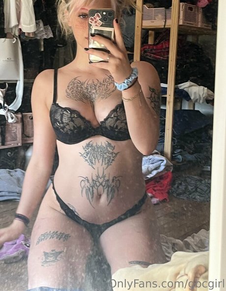 Morgane Wauquier hot model img