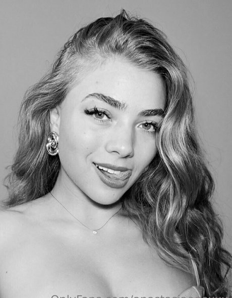 anastasiaegoxxx naked actress galleries