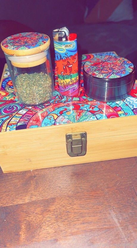 ollymcfly adult model photos