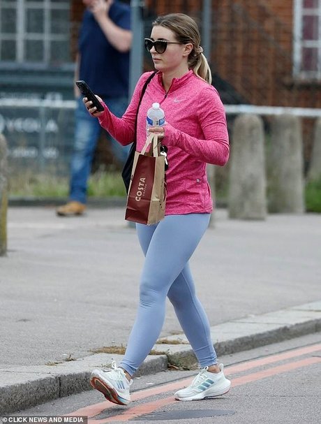 Dani Dyer top model photo