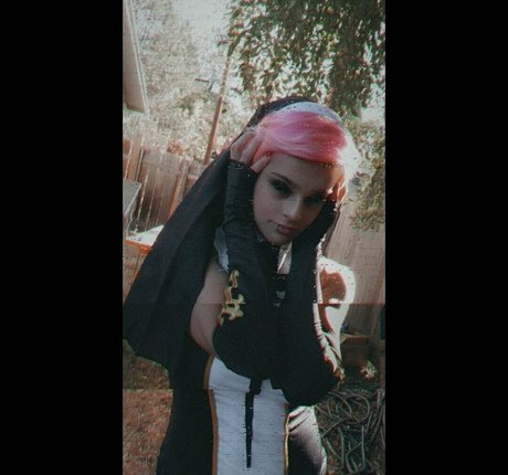 glowyhole nude pornstar image