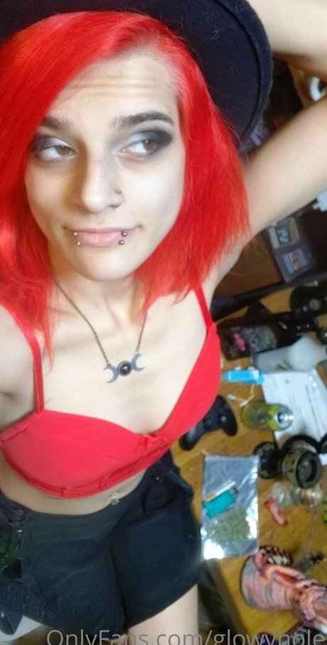 glowyhole star nude galleries