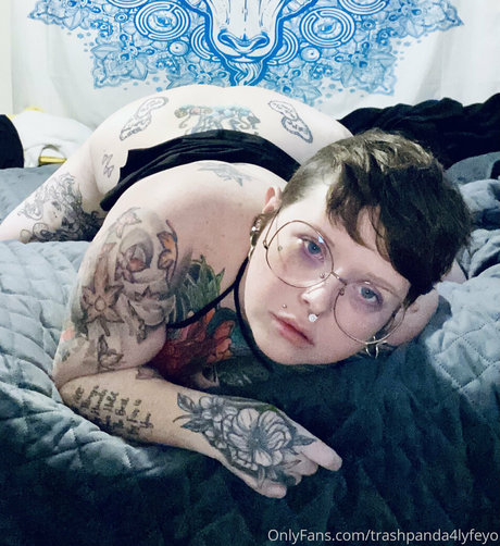 trashpanda4lyfeyo naked star img