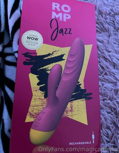 magicadenka model nude images