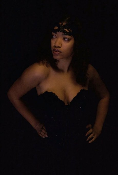 sincerelyamused model beautiful img