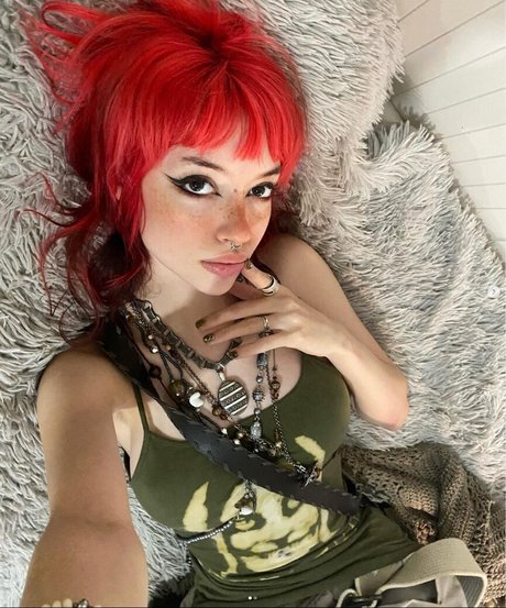 Izzyrojo pornstar top photo