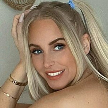 lee hart xx model naked image