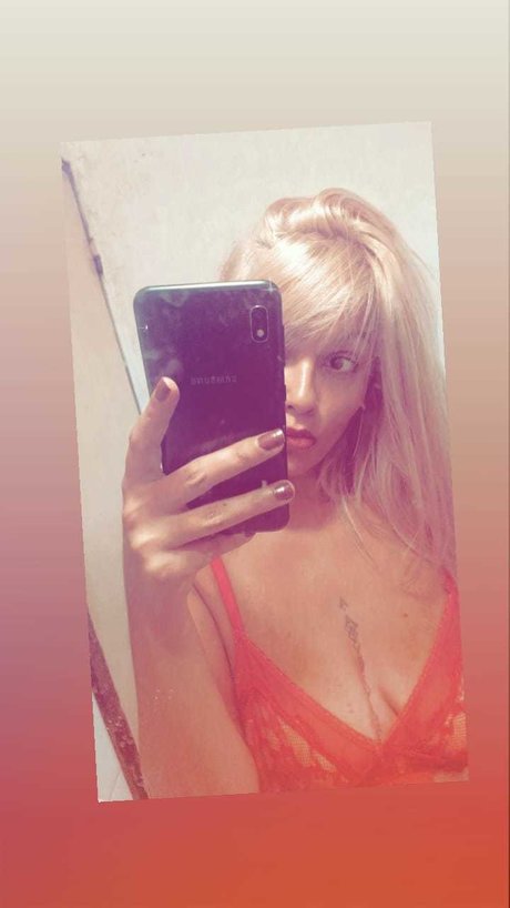 Carla Aguirre pretty star images