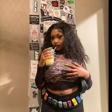 visions4u nude model picture