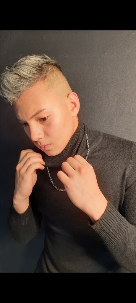 Alejandro Bedoya monrroy hd star images