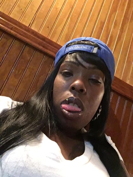 Chocolatekisses37 pornstar pictures