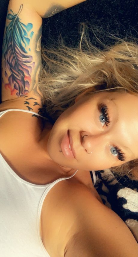 u184876053 hd actress photo