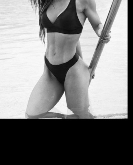 ssweetdiaries art model pic