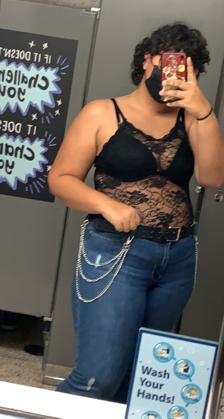 Karamie nice model picture