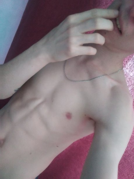 Kris Tallis pretty star pictures