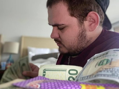 Cheddar bob art model pics