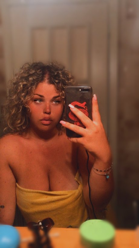 La Bionda pretty model pics