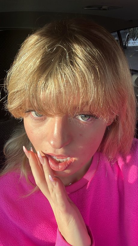 Kingsley model best pictures