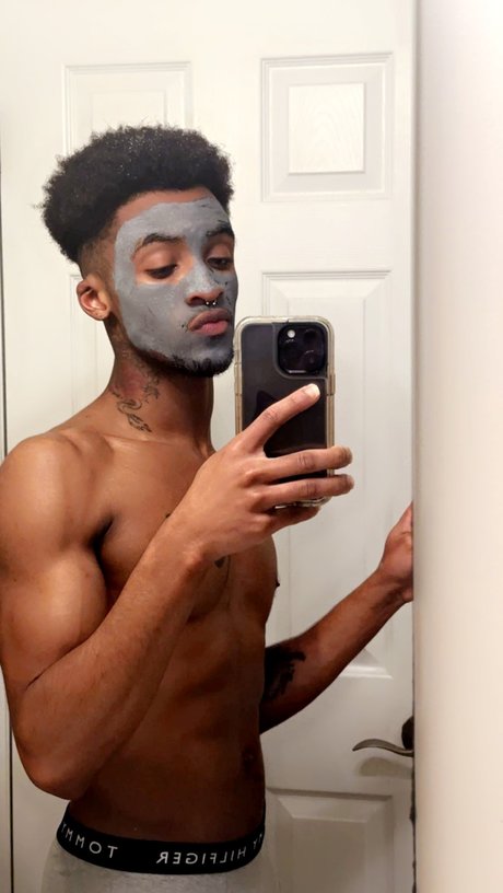 tai nudes actress img