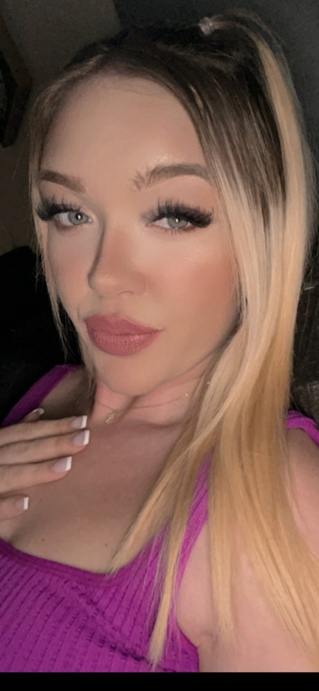 dutchess free actress photos