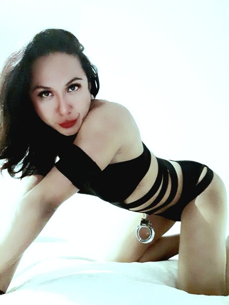 TS Brenda model hot image