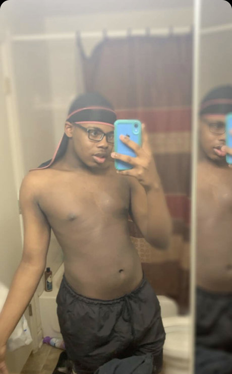 TheKardashian star adult images