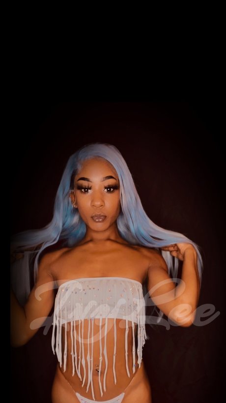 Ivy Lee naked actress image