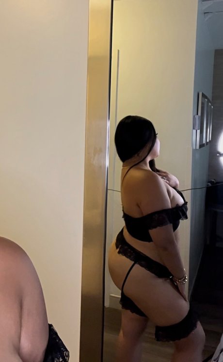 DIAMOND IN THE ROUGH SHE S TOUGH_ model naked images