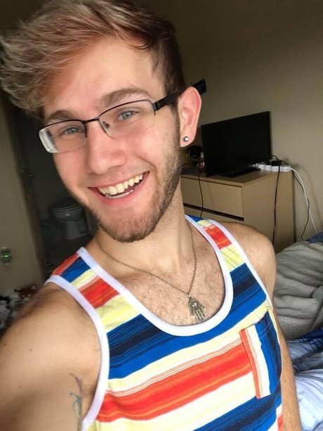 Ludrasil model adult archive