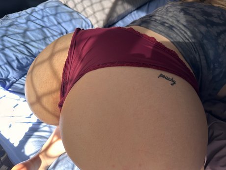 Peachy Caity nice star image