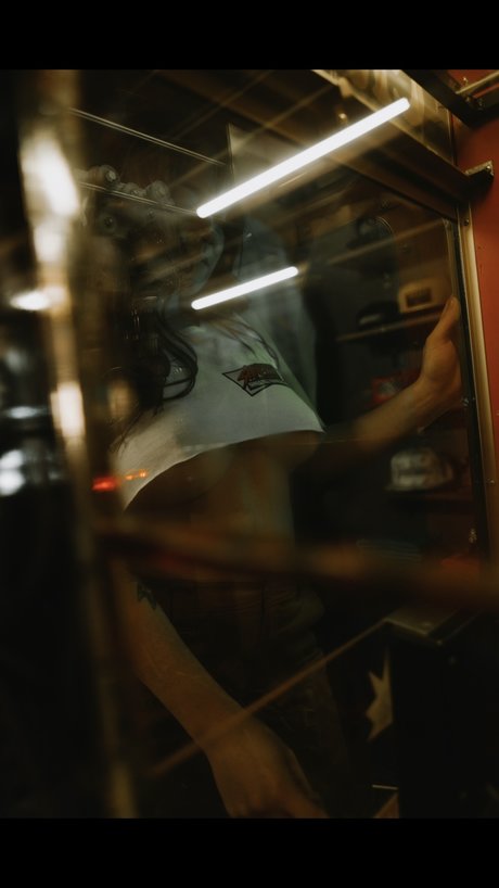 W I C C A C H E Y sexy actress pics