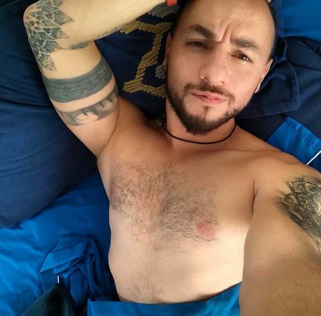 JhoRiAreMu model nude img