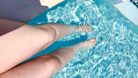 FeFe s Feet star exclusive pictures