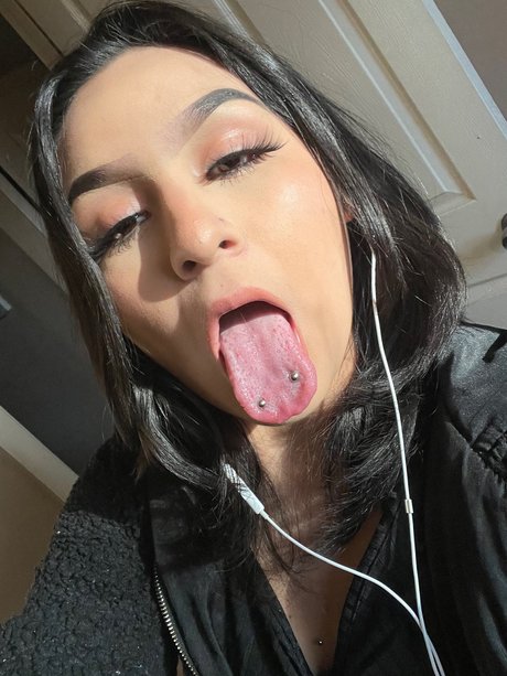 yadhi_ model perfect image