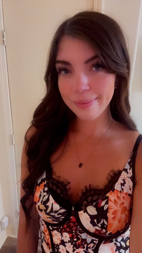 Riley Ryder top model picture