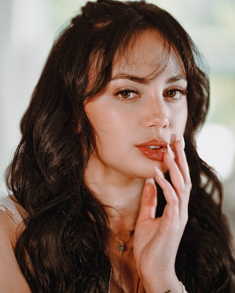 Nika Venom_ model pornographic picture